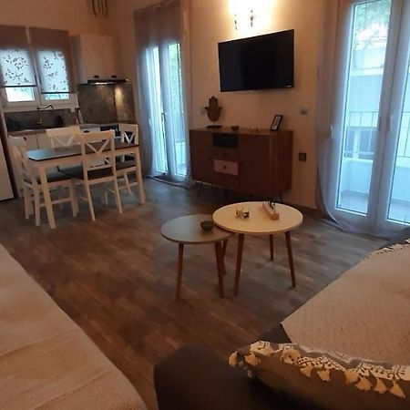 Central Apartment ปาติติริ ภายนอก รูปภาพ